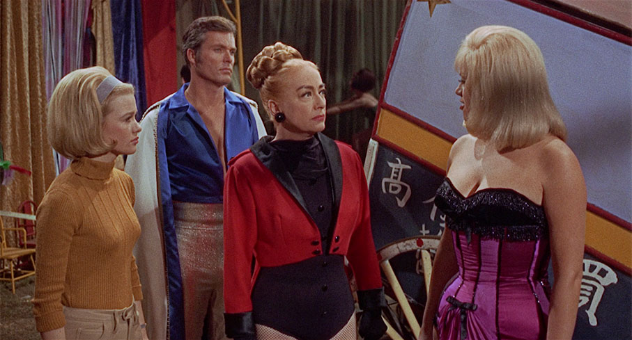 Joan Crawford in Berserk.  Joan crawford, Diana dors, Joan