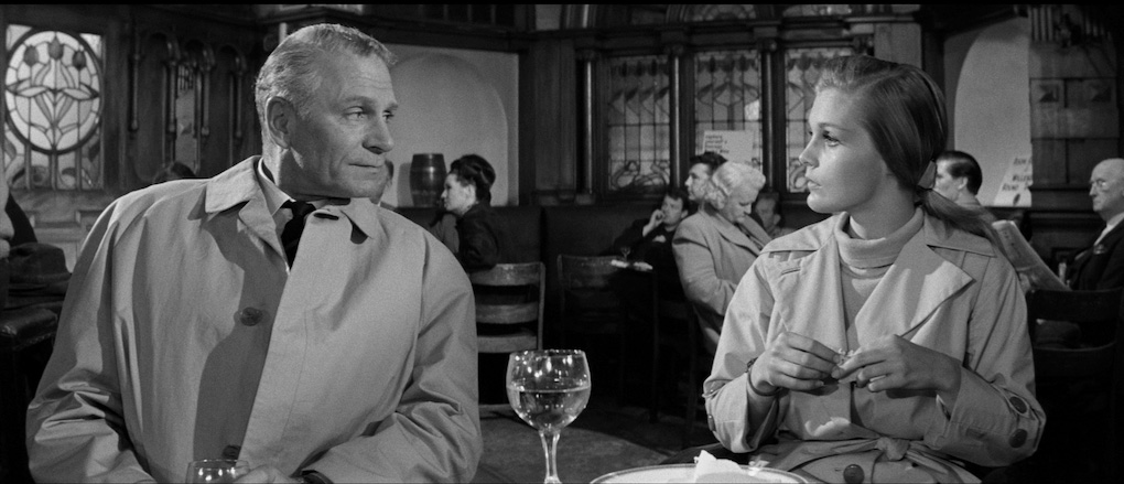 Laurence Olivier and Carol Lynley in Bunny Lake is Missing