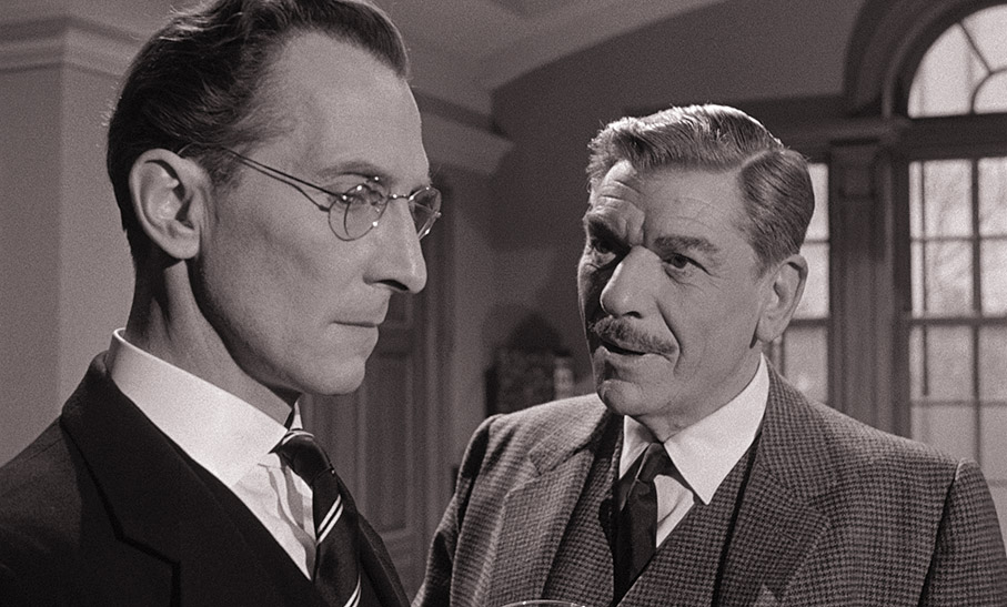 Colonel Gore Hepburn (André Morell) makes things clear to Fordyce