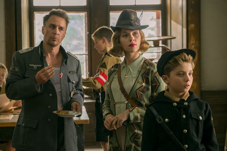 Sam Rockwell, Scarlet Johansson and Roman Griffin Davis