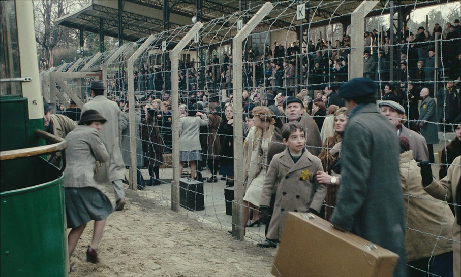 Jews are rounded up at the Vélodrome d'Hiver