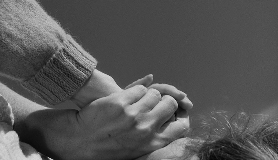 Allison and Robin make contact in one of the film's many off-kilter close-ups